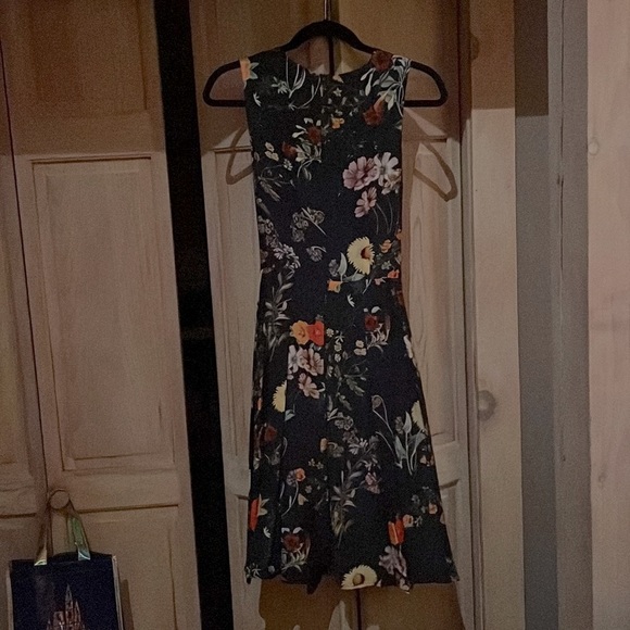 Amour Vert Silk Dress Anouk Sleeveless Dress - Picture 2 of 7